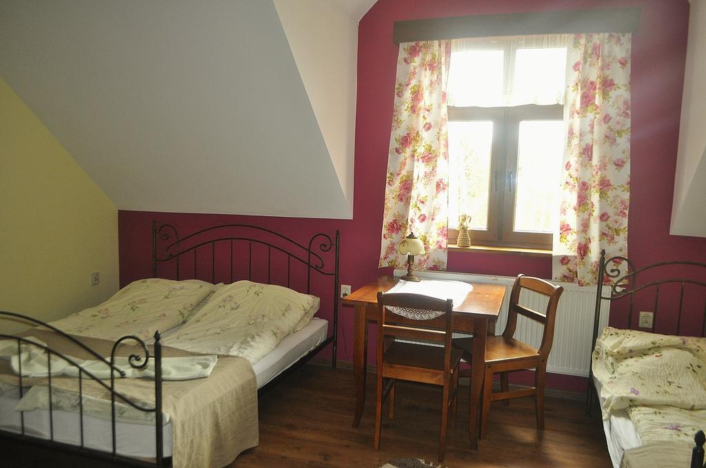 Karczma Brzeziniak Bed & Breakfast Чисна Екстериор снимка