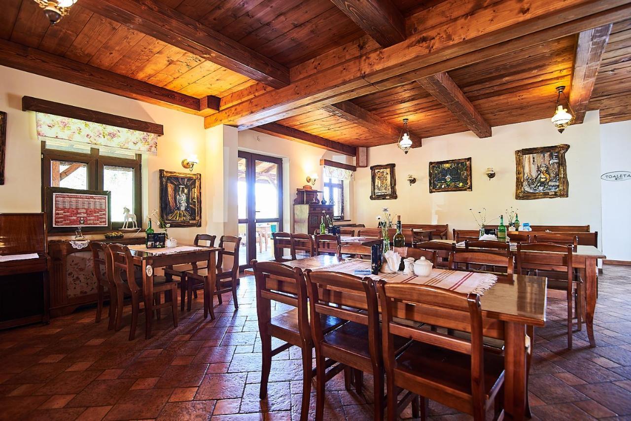 Karczma Brzeziniak Bed & Breakfast Чисна Екстериор снимка