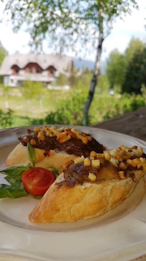 Karczma Brzeziniak Bed & Breakfast Чисна Екстериор снимка
